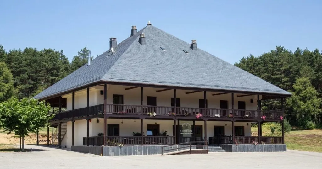 Albergue/Hotel O Piñeiral in O Piñeiral - A Fonsagrada
