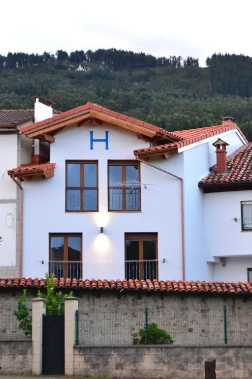 Alojamientos Villa Salas in Salas