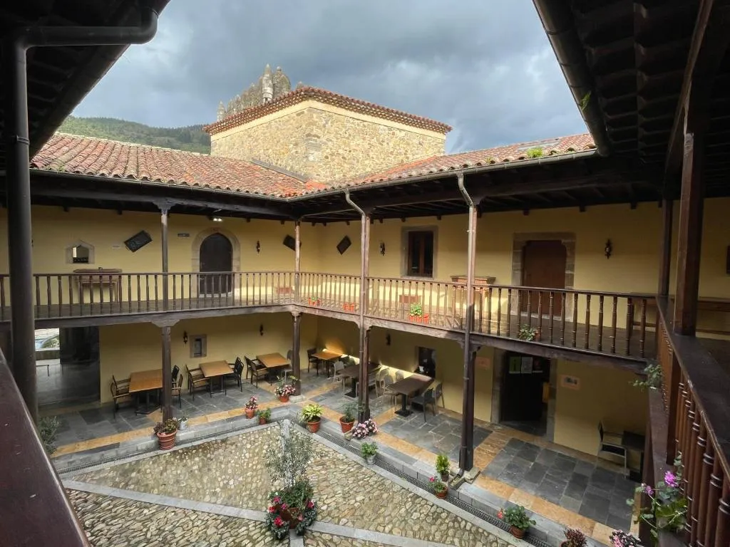Castillo Valdés in Salas