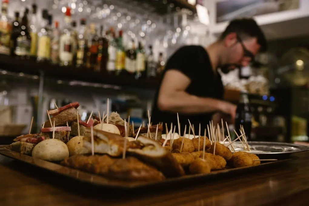 Historic Quarter & Free Tapas Route — Free Tour
