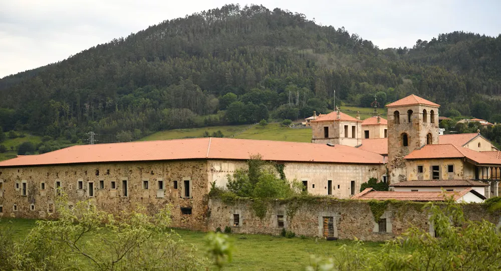 Monasterio San Salvador de Cornellana — Monasterio